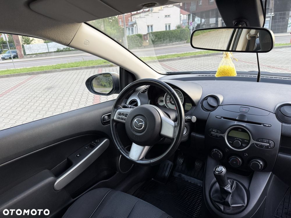 Mazda 2 - 5