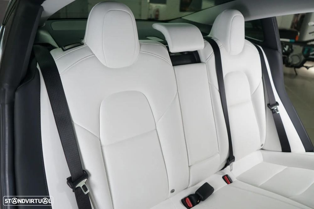 Tesla Model 3 Standard Range Plus RWD - 40