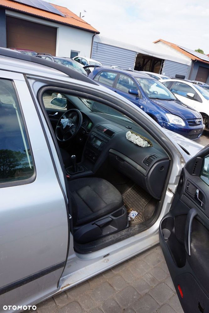 SKODA OCTAVIA II 1Z3 LIFT KOMBI 2008 9156 1.9 TDI BXE 105KM JCR SREBRNY na części - 15