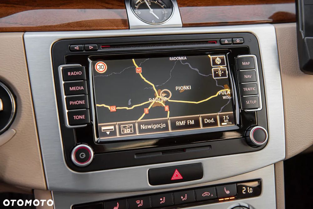 Volkswagen Passat Variant 1.4 TSI ACT (BlueMotion Technology) Highline - 24