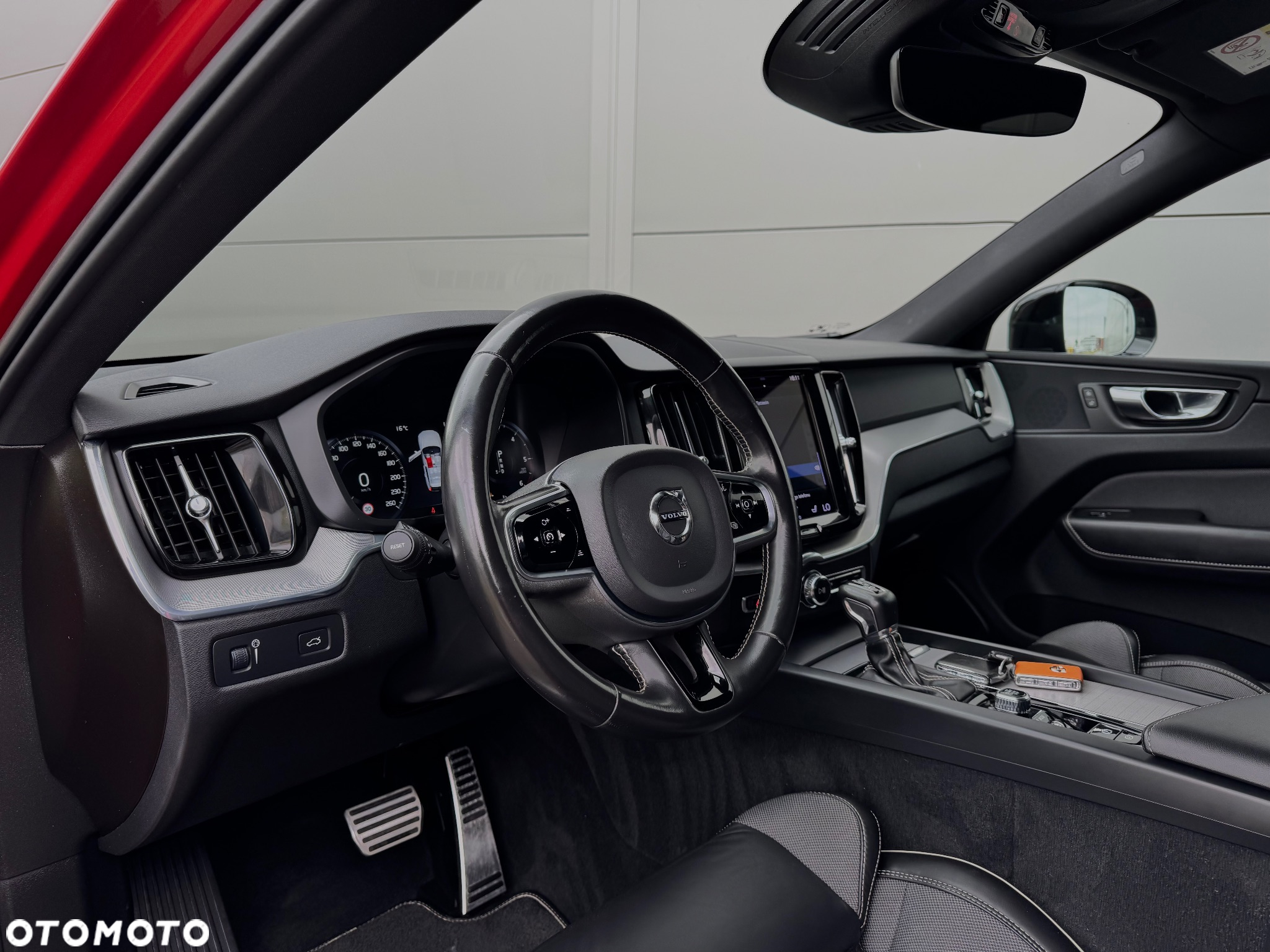 Volvo XC 60 D4 R-Design - 30