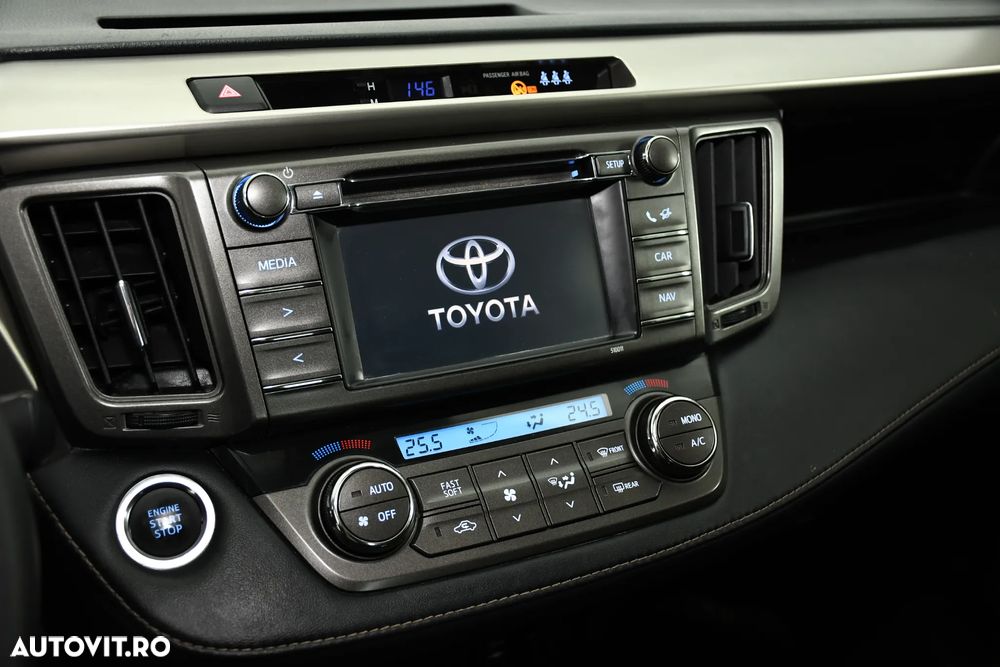 Toyota RAV4 2.0 D-4D 2WD Executive - 18