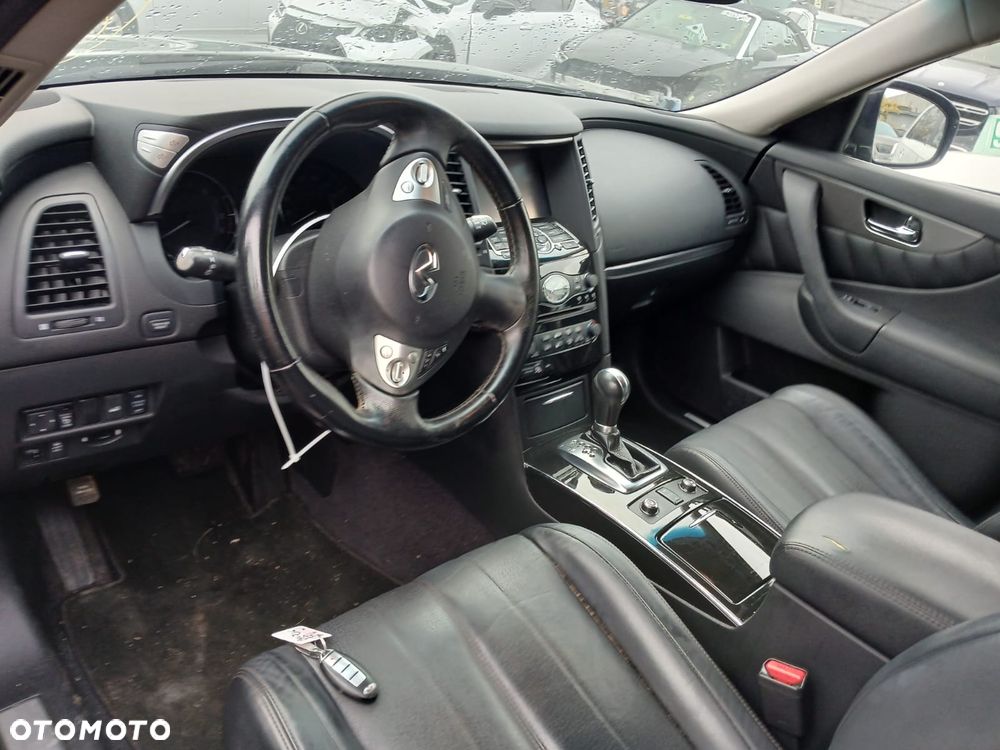 Infiniti QX70 - 25