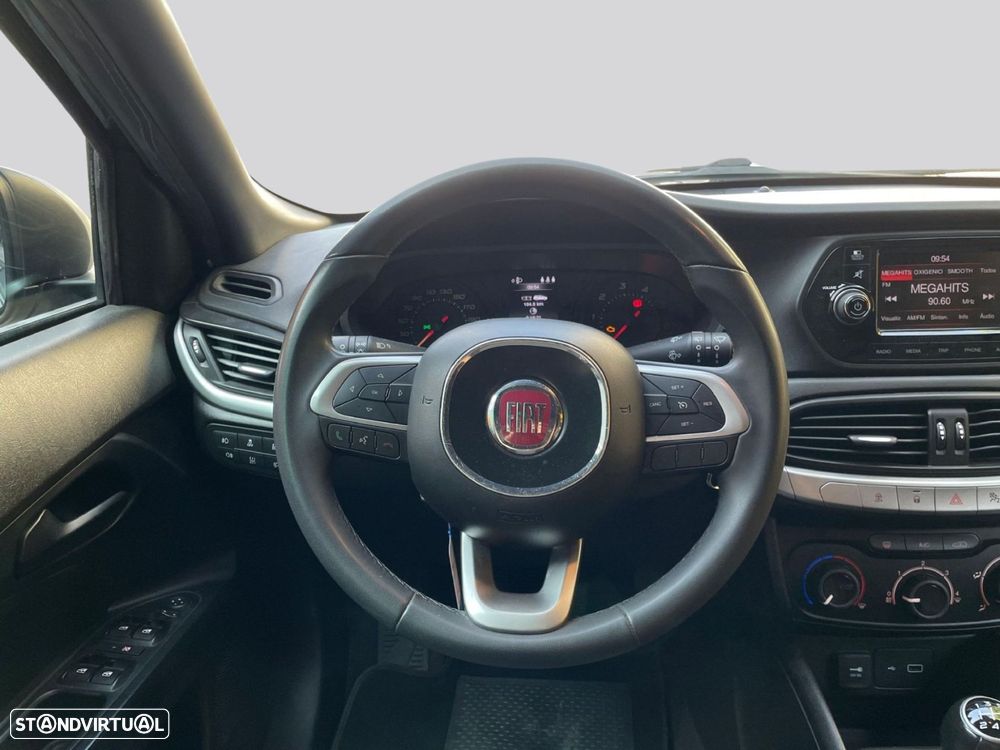 Fiat Tipo Station Wagon 1.3 M-Jet Street - 23