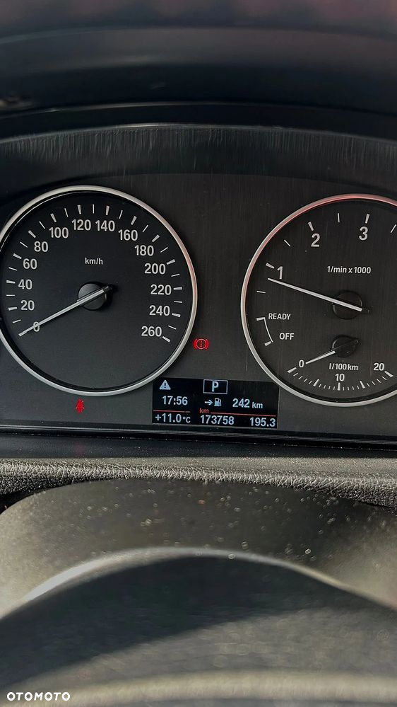 BMW Seria 3 318d Touring Sport Line - 13