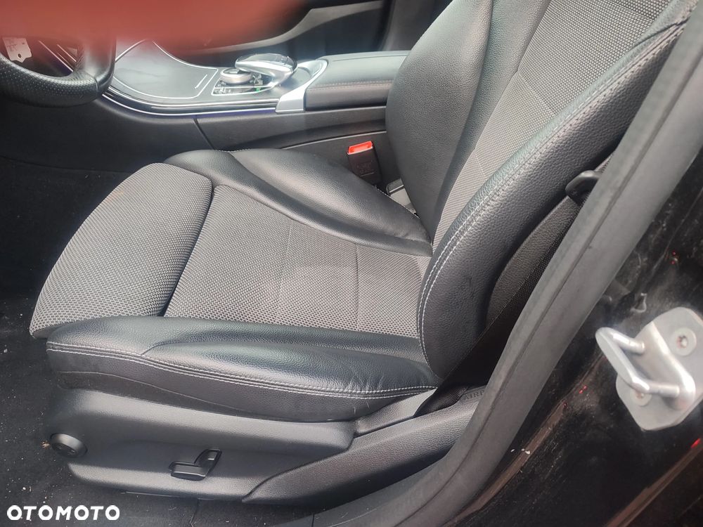 Mercedes-Benz Klasa C 220 d 9G-TRONIC AMG Line - 28