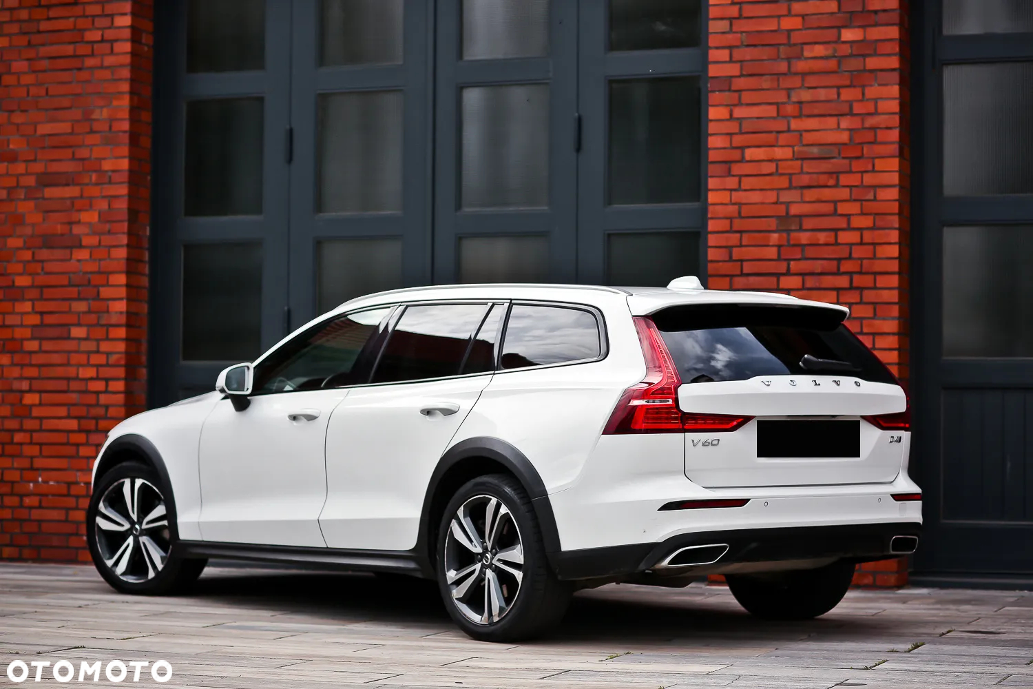 Volvo V60 Cross Country Pro D4 AWD - 11