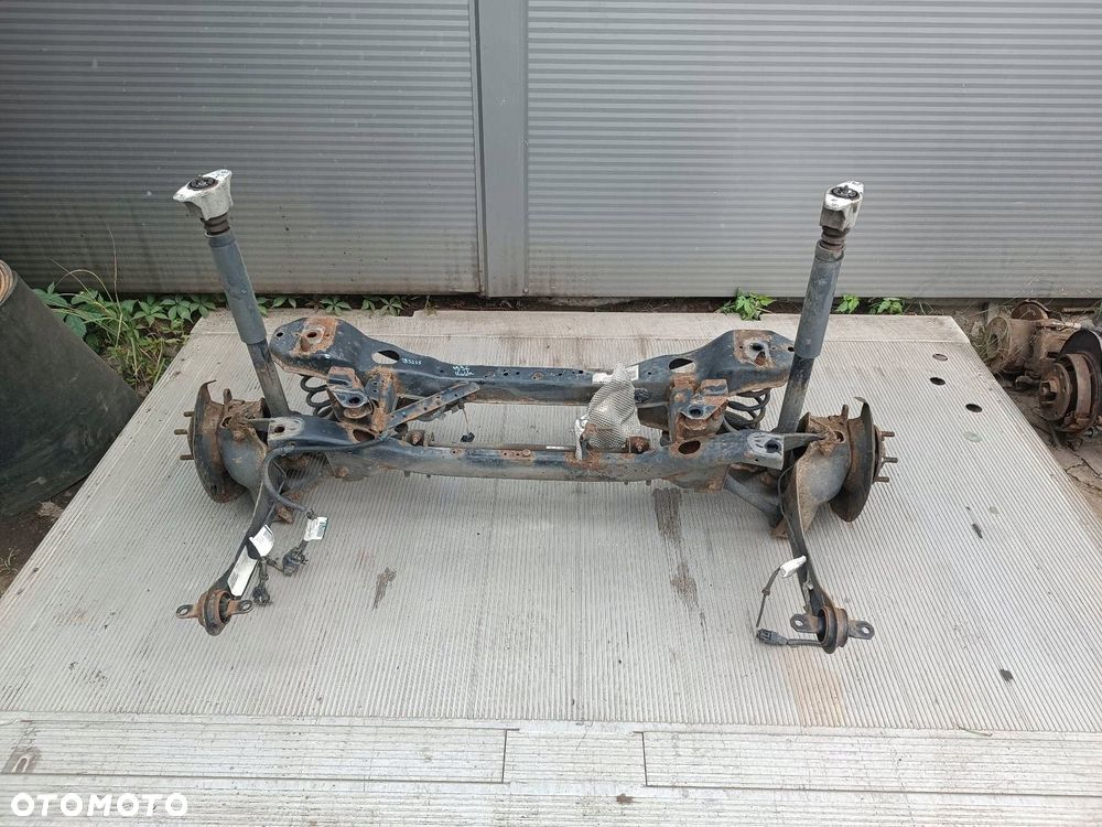 BELKA OŚ ZAWIESZENIA TYŁ VOLVO C30 - 1