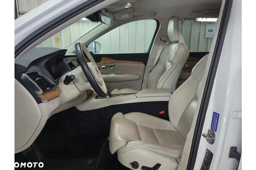 Volvo XC 90 - 5