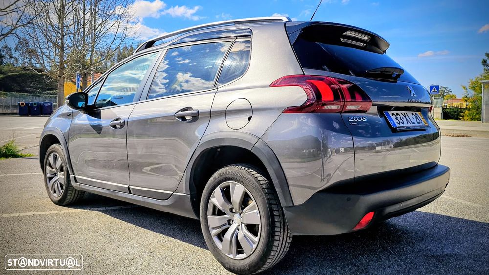 Peugeot 2008 1.5 BlueHDi Signature - 4