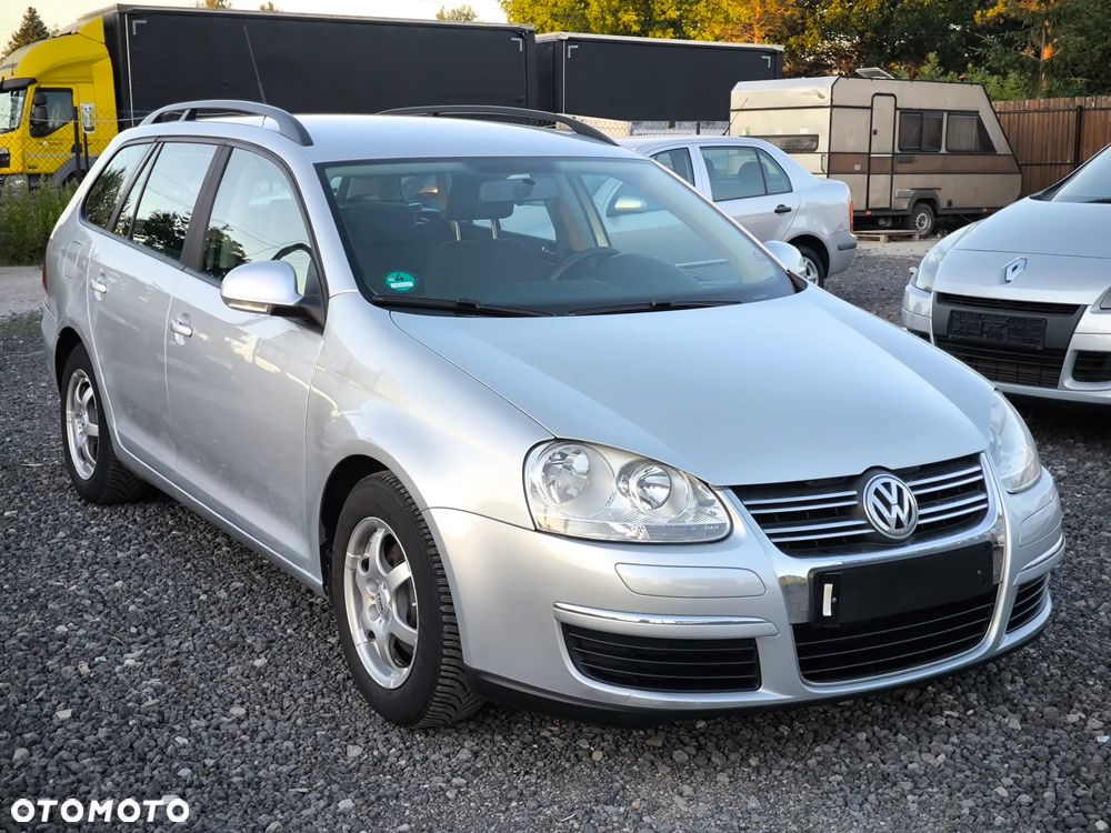 Volkswagen Golf - 1