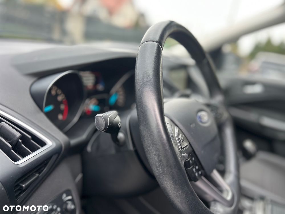 Ford Kuga 1.5 EcoBoost 2x4 Titanium - 18