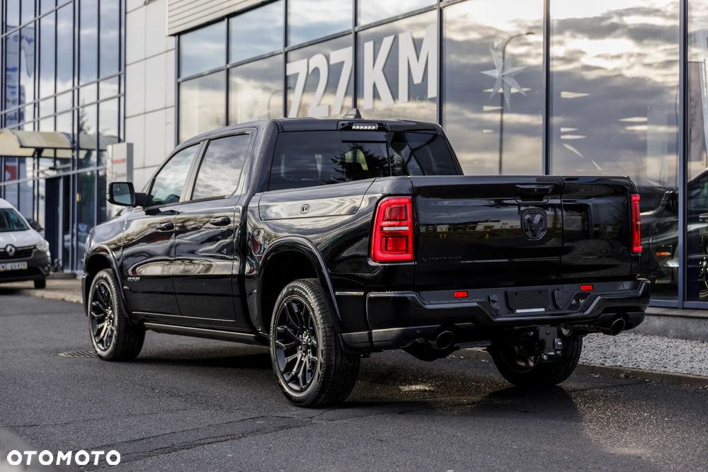 RAM 1500 Limited Night - 8