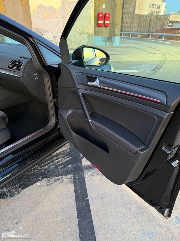 VW Golf GTI 2.0 TSI OPF DSG Performance - 11