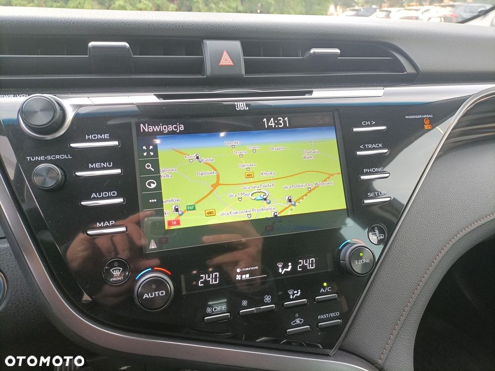 Toyota Camry 2.5 Hybrid Executive CVT - 19