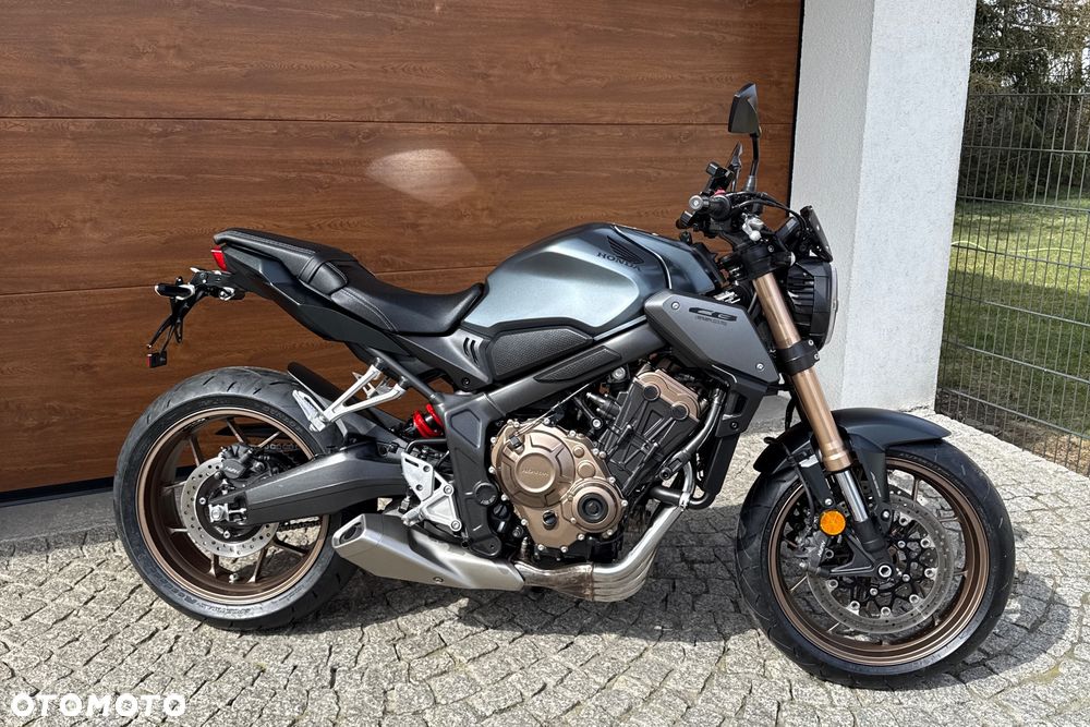Honda CB - 2