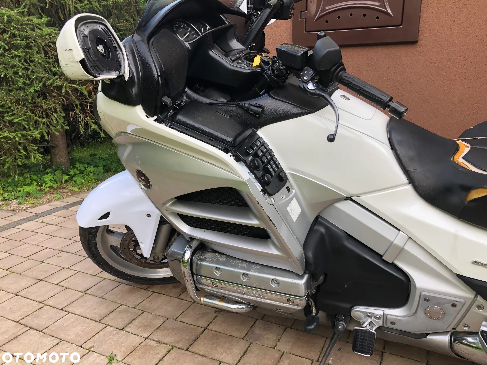 Honda GL - 9