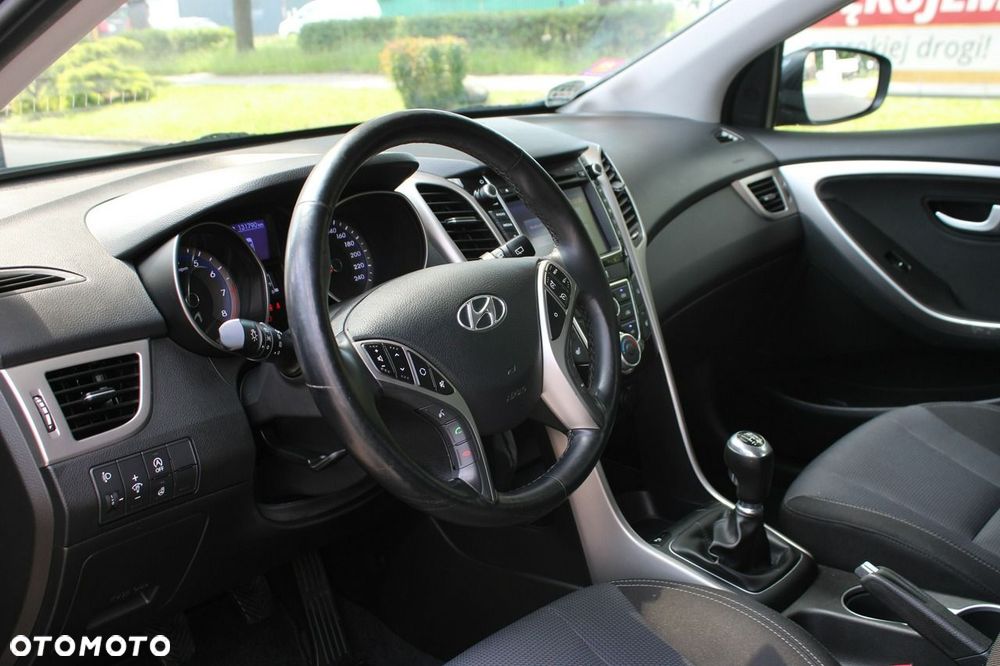 Hyundai i30 blue Kombi 1.4 YES Gold - 25