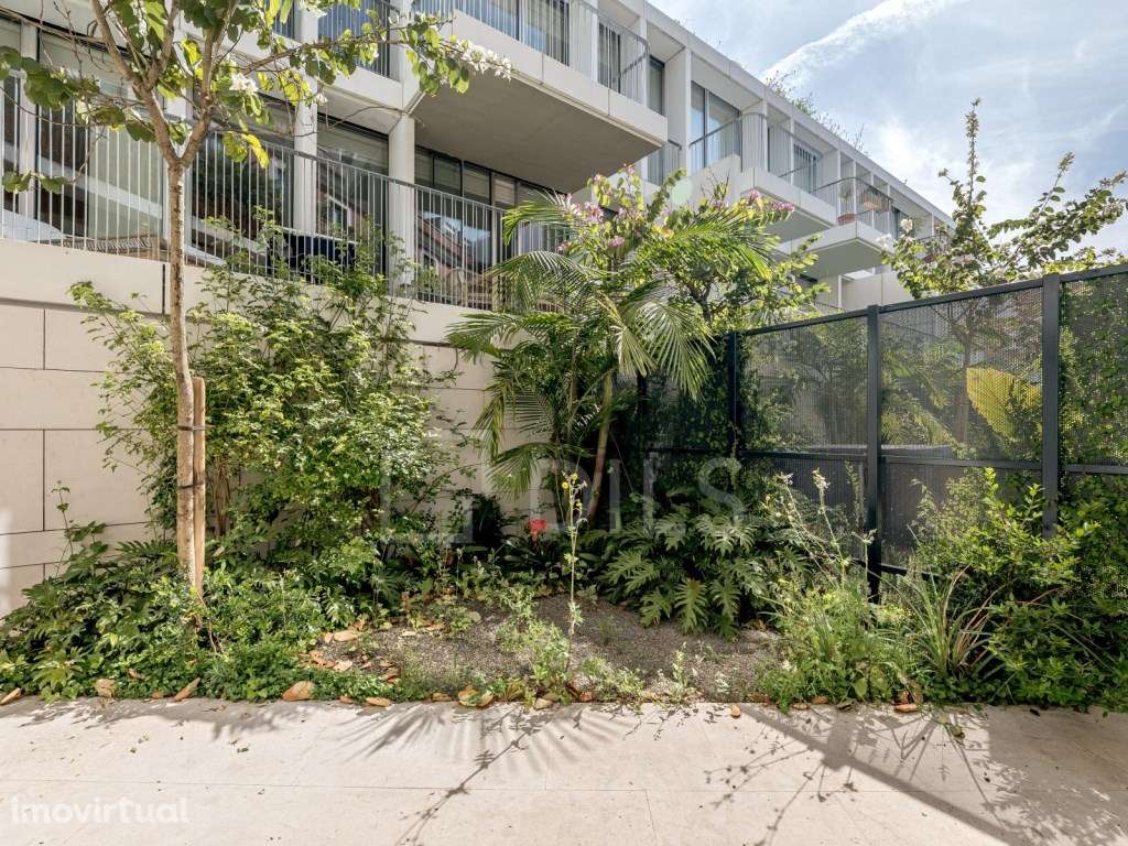 Apartamento T2 duplex com jardim e estacionamento em Lisboa - Grande imagem: 3/20