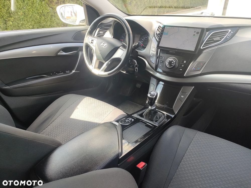 Hyundai i40 Kombi blue 1.6 Classic - 14