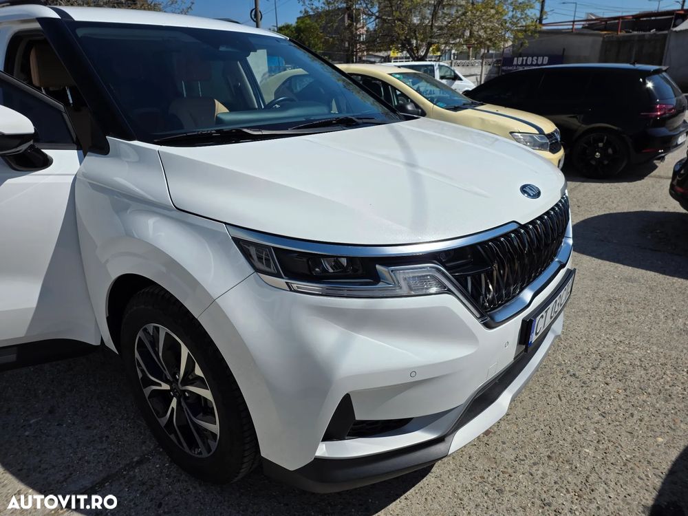 Kia Carnival - 23
