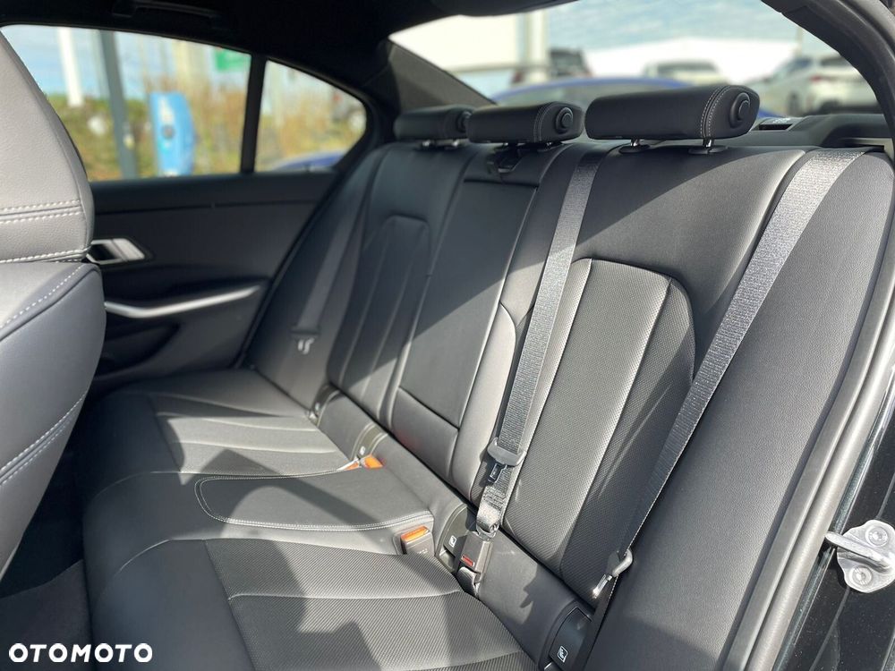 BMW Seria 3 - 28