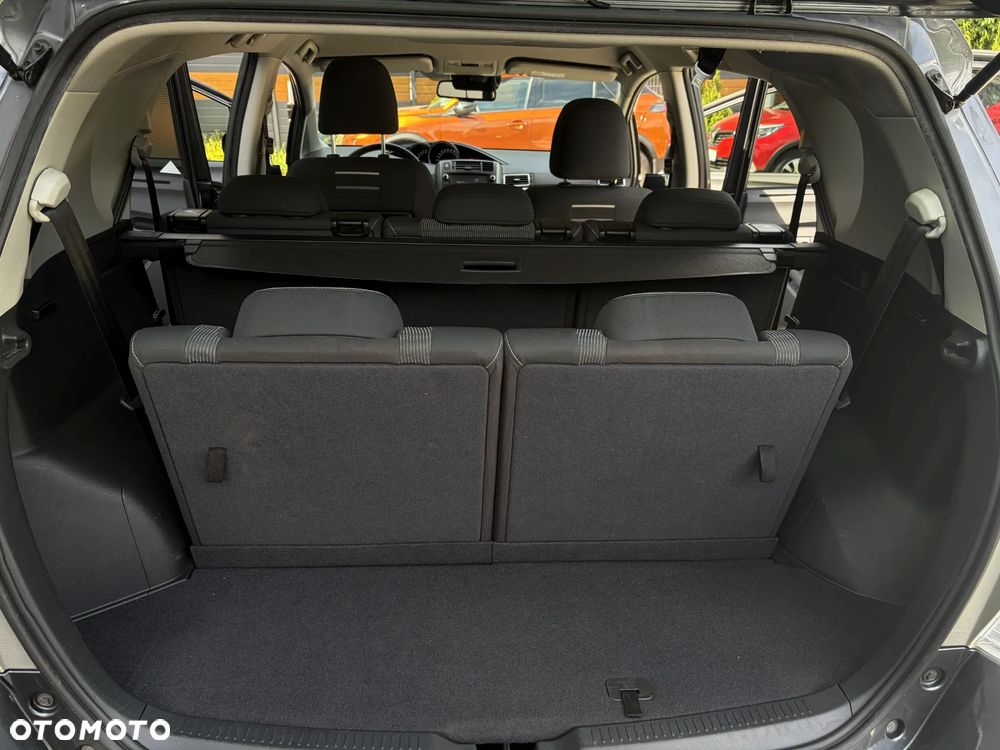 Toyota Verso 1.8 Prestige 7os MS - 36