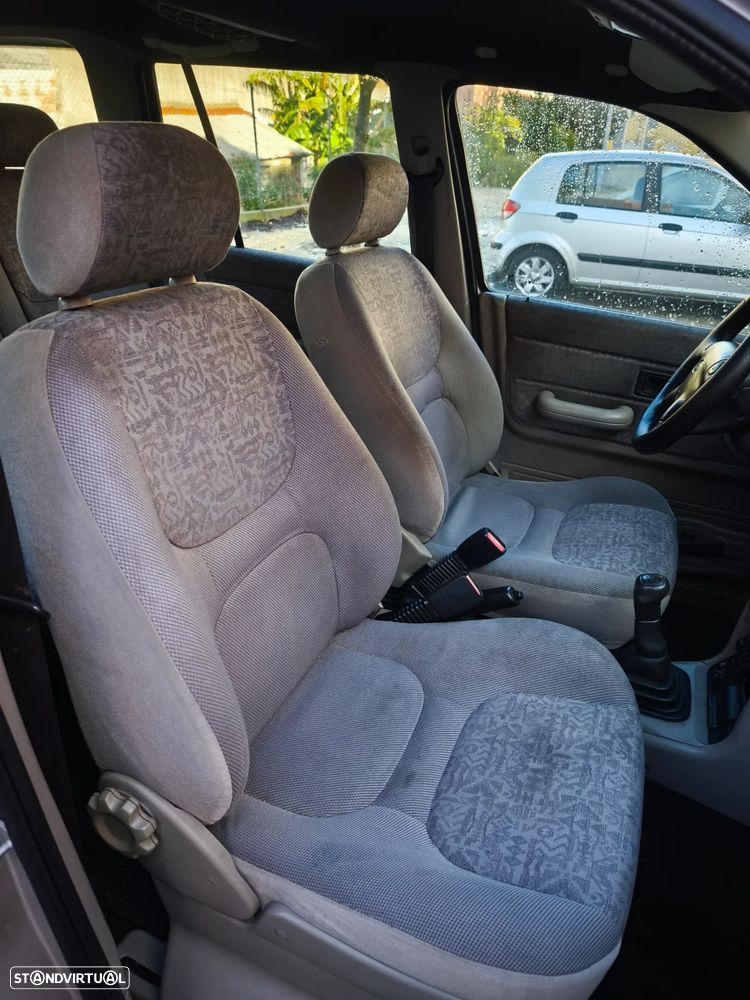 Land Rover Freelander 2.0 di - 14