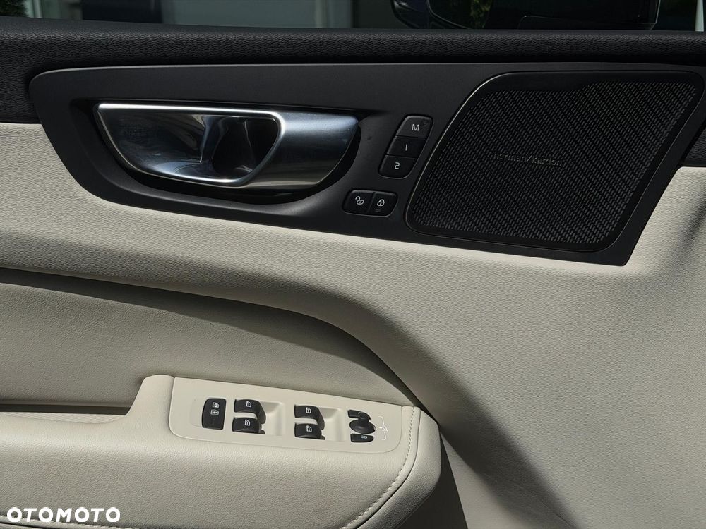 Volvo XC 60 - 25
