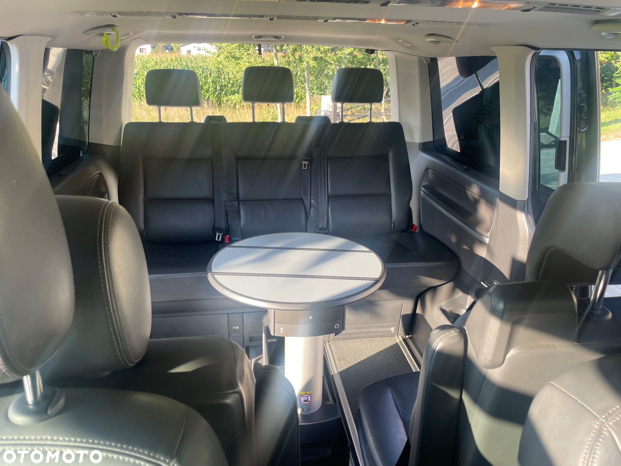 Volkswagen Multivan - 14