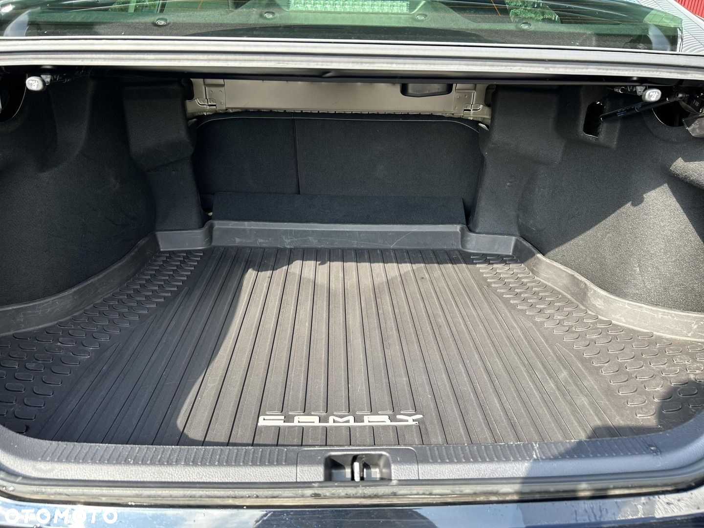 Toyota Camry - 10