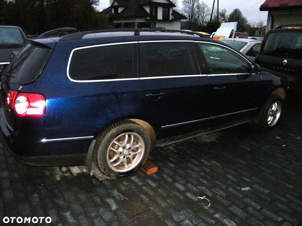 Volkswagen Passat B6 (05-10r.) 2.0 TDI 140KM. Silnik BMP Skrzynia HDV lakier LD5Q.Cały na części. GWARANCJA !!!  Przód Tył Zestaw Komplet Drzwi Klapa Zderzak Błotnik Maska Grill Atrapa Szyba Pas Lampa Lusterko Boczki Fotel Kanapa Kokpit Deska Rozdzielcza Przełącznik Włącznik Sterownik Przewody Wiązka Instalacja Moduł Komputer Czujnik Listwa Pompa Alternator Wtryski Głowica Rozrusznik Kompresor Sprzęgło Dwumas Silnik Skrzynia ABS Klimatyzacji Paliwa Wspomagania Kolektor Turbina Przepustnica Zawór Chłodnica Koło Hak Belka Sanki Zawieszenie Mcpherson Półoś Amortyzator Wydech Tłumik Zacisk Most - 4
