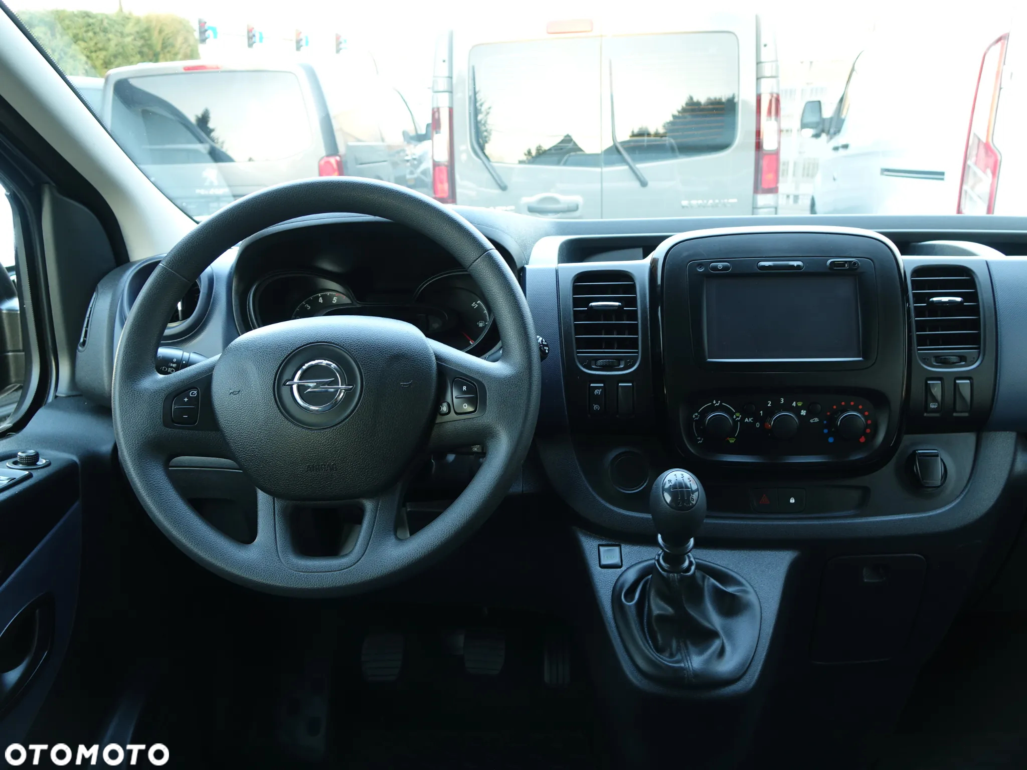 Opel Vivaro 6-osobowy brygadówka L1H1 - 14