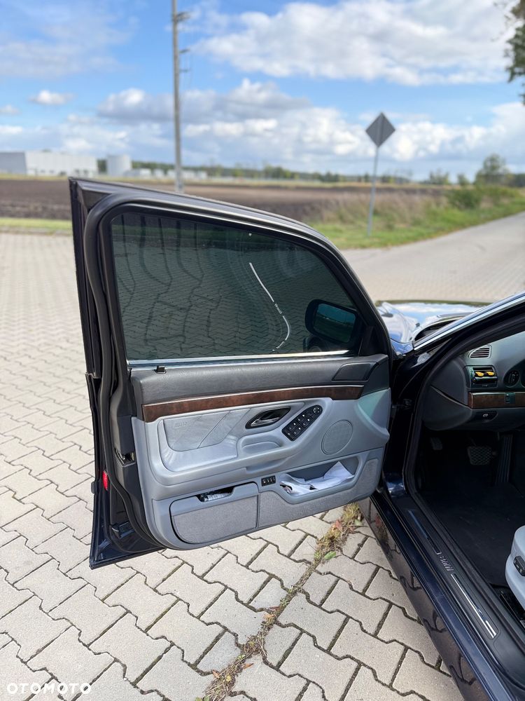 BMW Seria 7 740i - 13