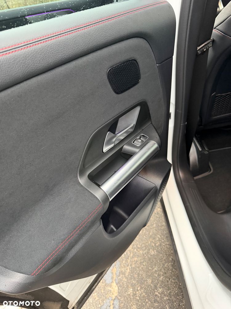 Mercedes-Benz GLA 200 AMG Line - 6