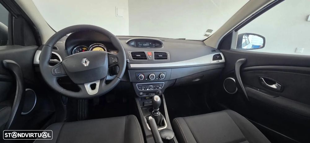 Renault Mégane Sport Tourer 1.5 dCi Comfort SS - 6