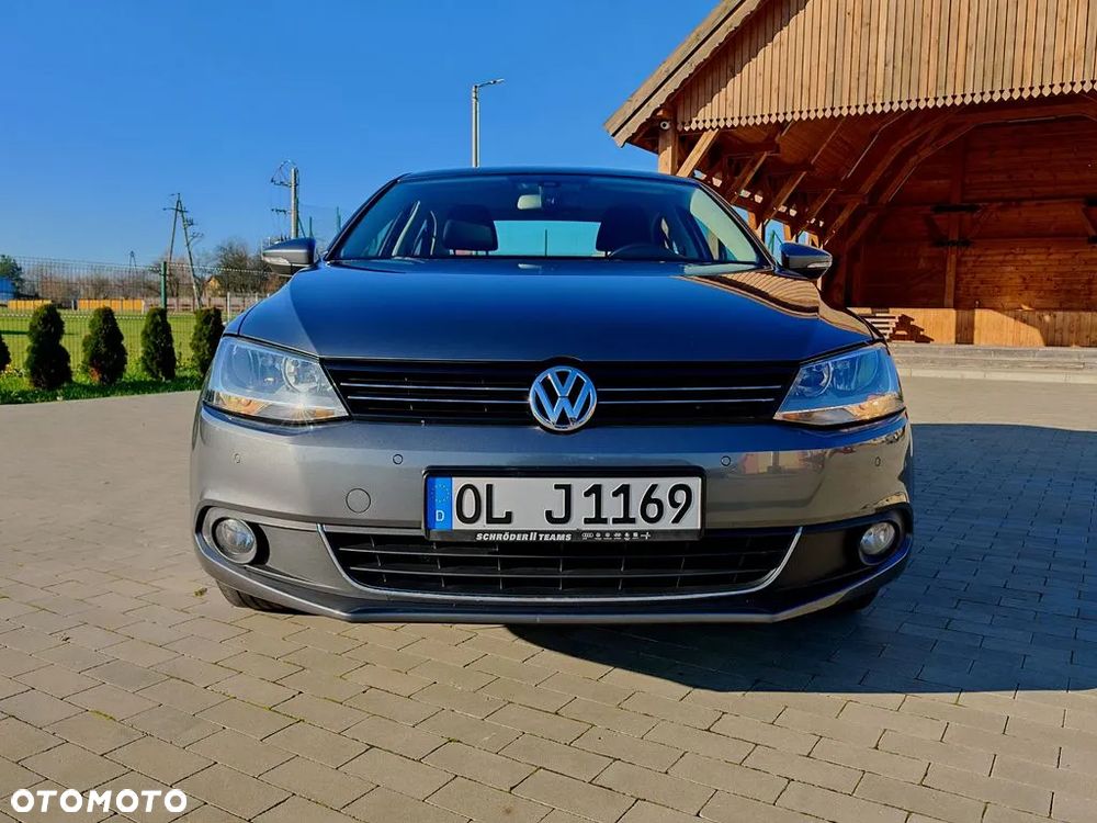 Volkswagen Jetta 1.2 TSI BlueMotion Technology Comfortline - 11