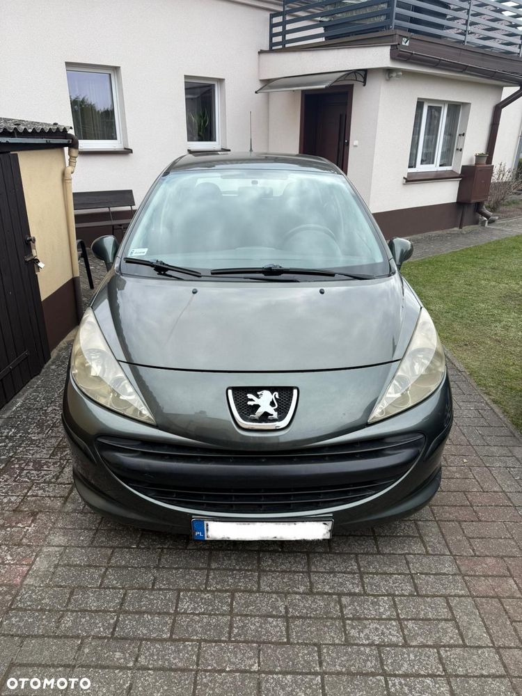 Peugeot 207 - 1