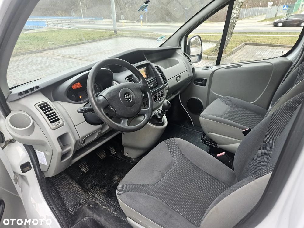 Opel Vivaro - 11