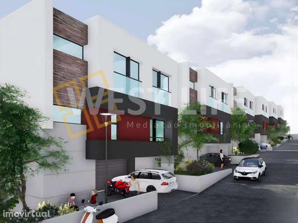 Moradia T4 com jardim, logradouro e terraço - NOVA - Grande imagem: 2/21