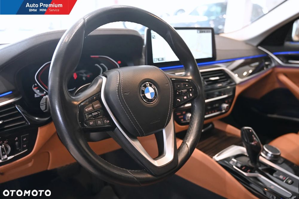 BMW Seria 5 518d - 8