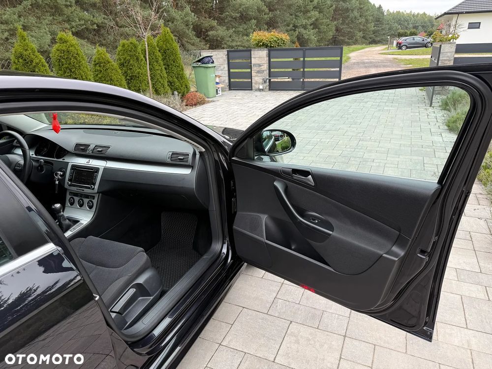 Volkswagen Passat 2.0 TDI Comfortline - 22