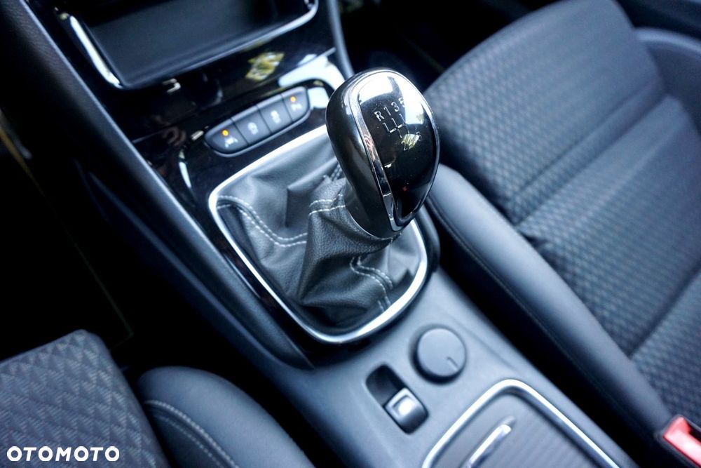 Opel Astra 1.4 Turbo Innovation - 31