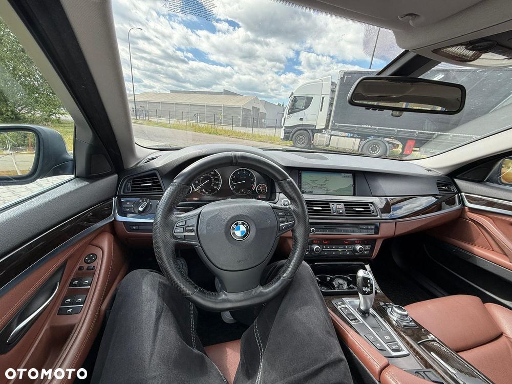 BMW Seria 5 535i xDrive - 7