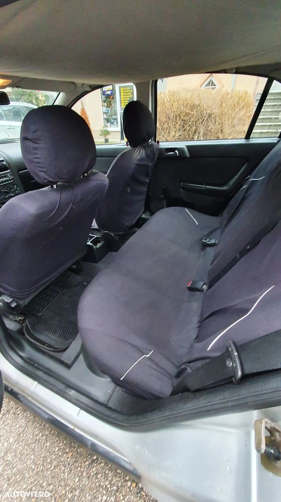 Volkswagen Golf - 11