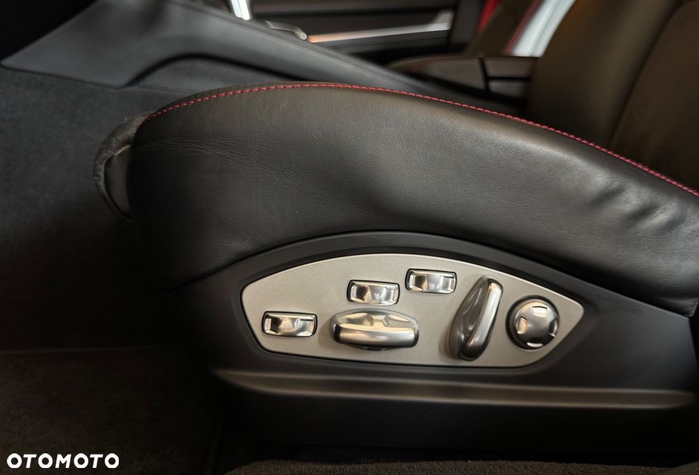 Porsche Panamera GTS - 33