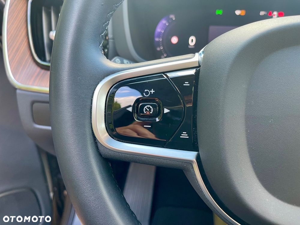 Volvo XC 60 T6 AWD Plug-In Hybrid Inscription Expression - 29