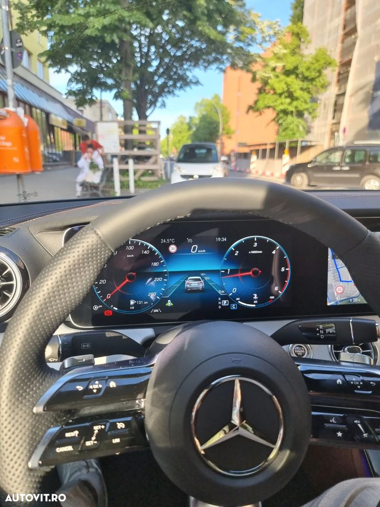 Mercedes-Benz E 220 d Coupe 9G-TRONIC AMG Line - 12