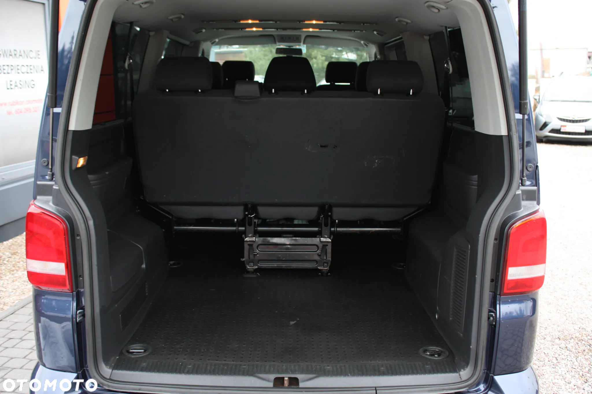 Volkswagen Caravelle - 5