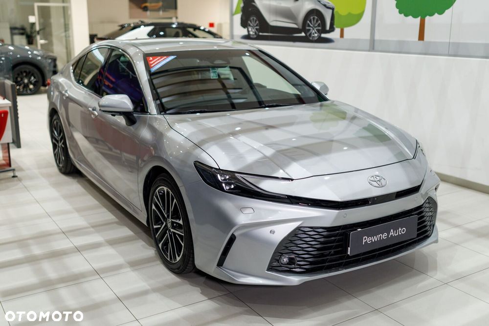 Toyota Camry - 5